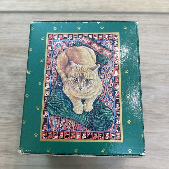 Vintage Enesco Ivory Cats Christmas Ornament and Decorative Tin - Picture 3 of 7